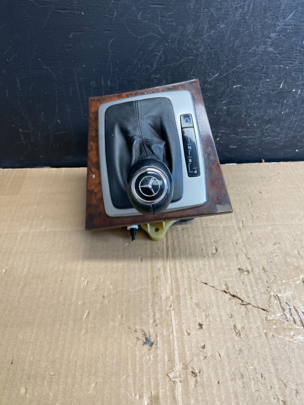 2008 - 2011 Mercedes W204 C350 C300 C250 Center Console Shift Shifter AE1837 DG2