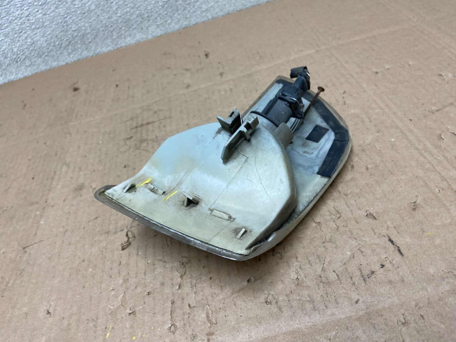 1998 to 2001 Volvo C70 Left Driver LH Side Turn Signal OEM Y2698 DW6