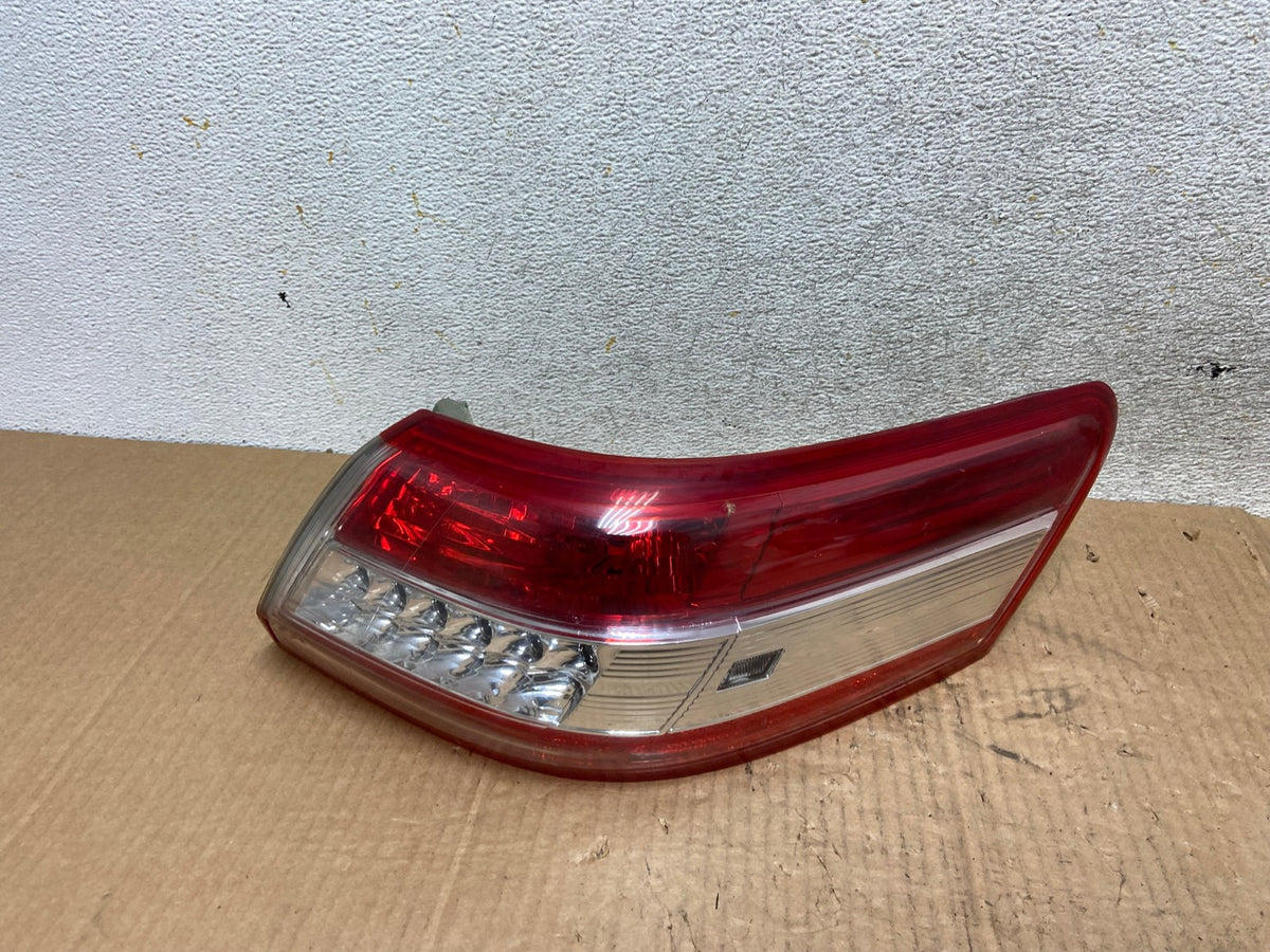 Led Trim 2010-2011 Toyota Camry Right Passenger Side Tail Light DEPO AI6604 LK0