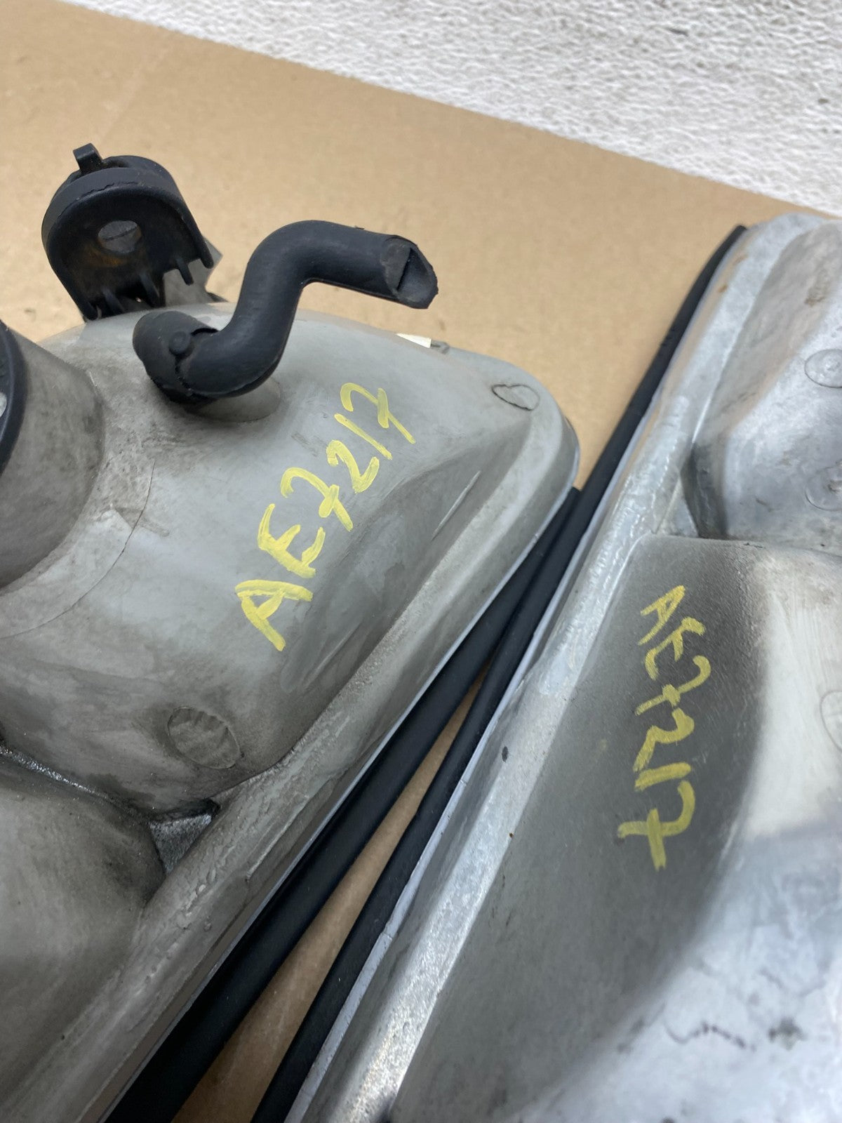 2000 to 2001 Toyota Camry Front Left+Right Side Headlights AE7217 DW11