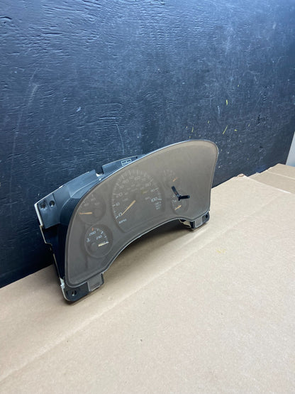 2004 to 2007 Chevrolet Express Speedometer Cluster Gauge T4316 DG2
