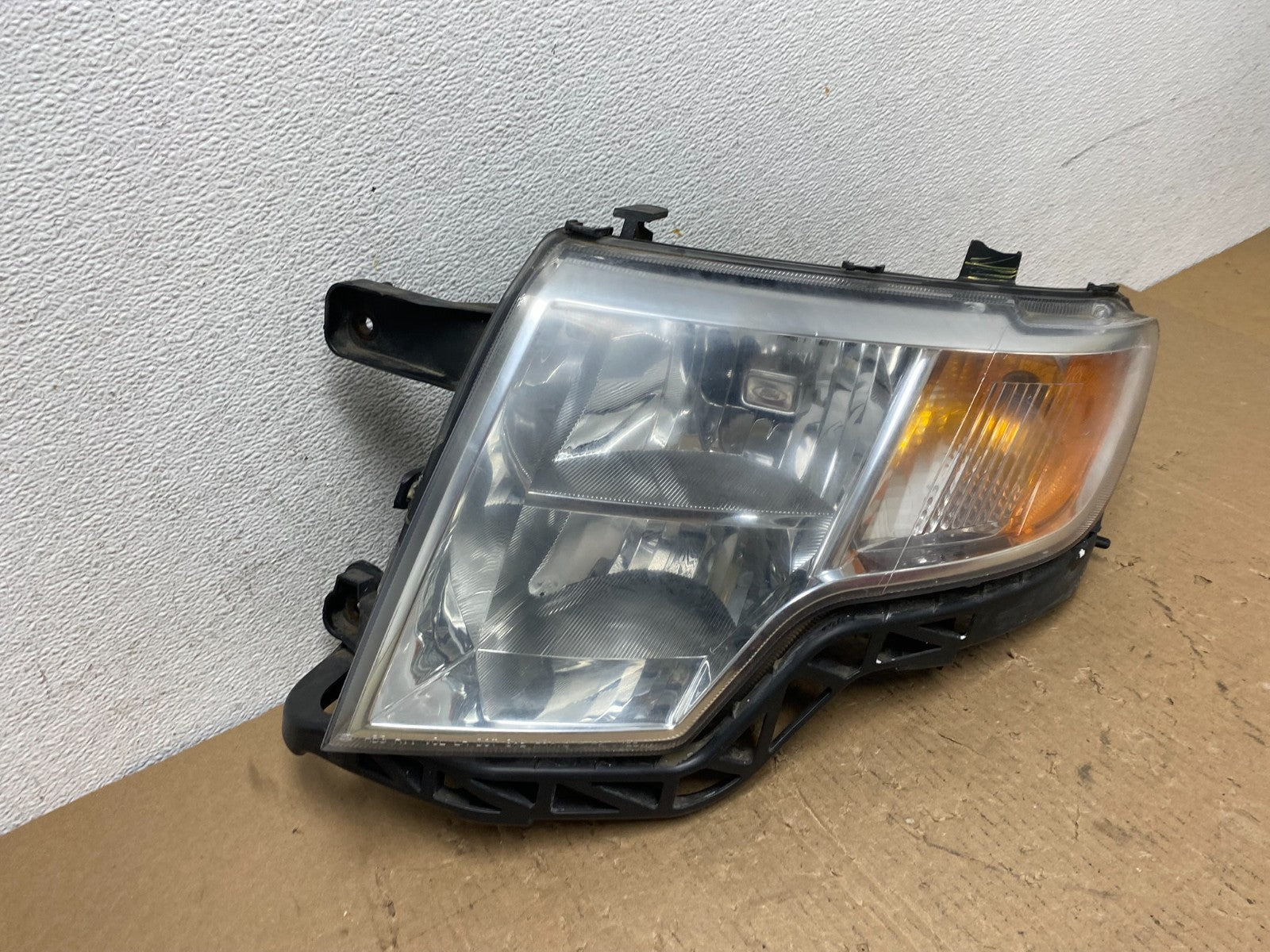 2007 2008 2009 2010 Ford Edge Headlight Left Driver Halogen AD8096 DW2