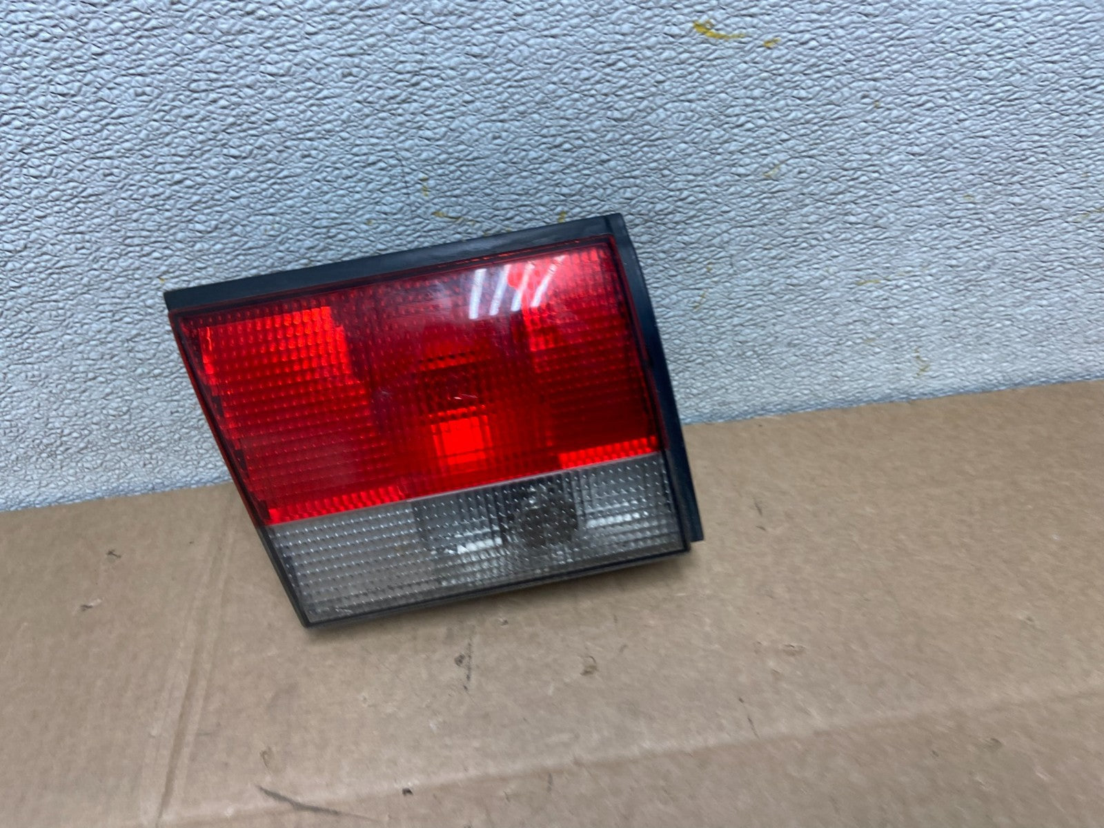1994 to 1998 Saab 900 & Turbo Left Driver Side Tail Light Inner Y8582 DG0