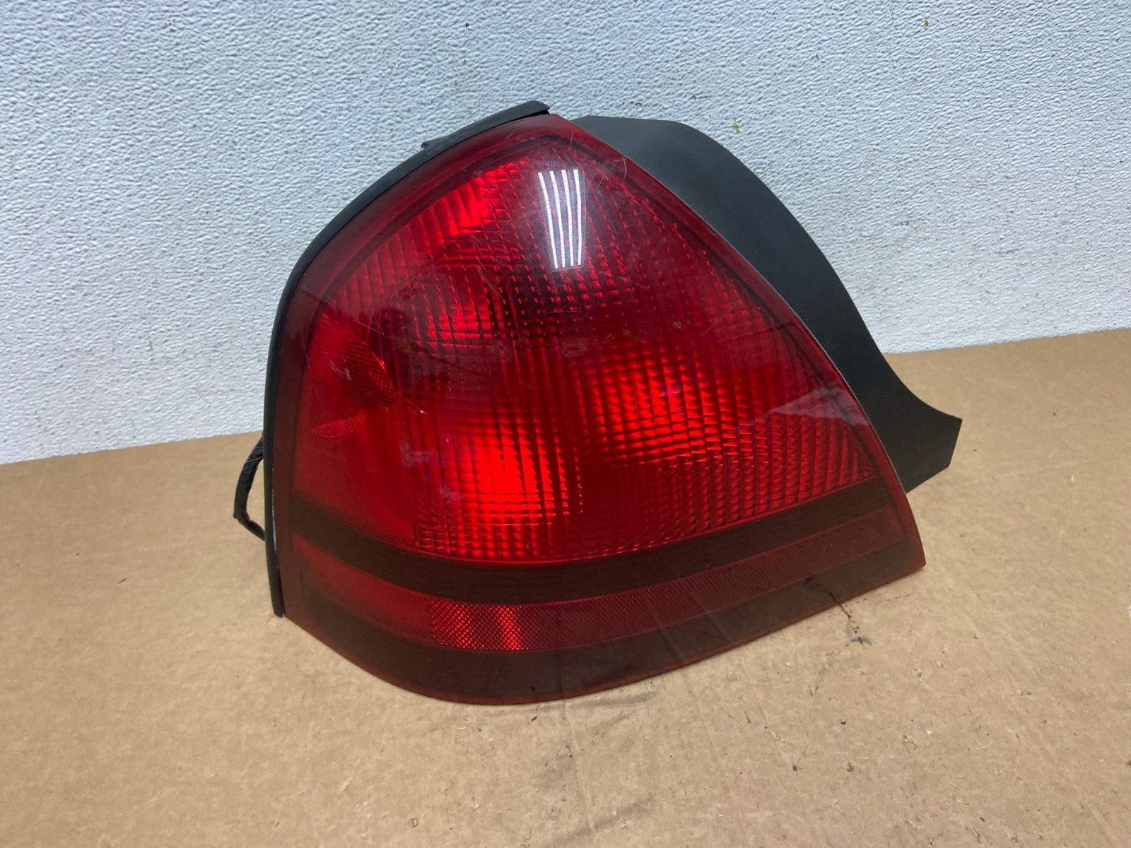 2003-2011 Mercury Grand Marquis Left Driver Lh Side Tail Light AD6240 LK0