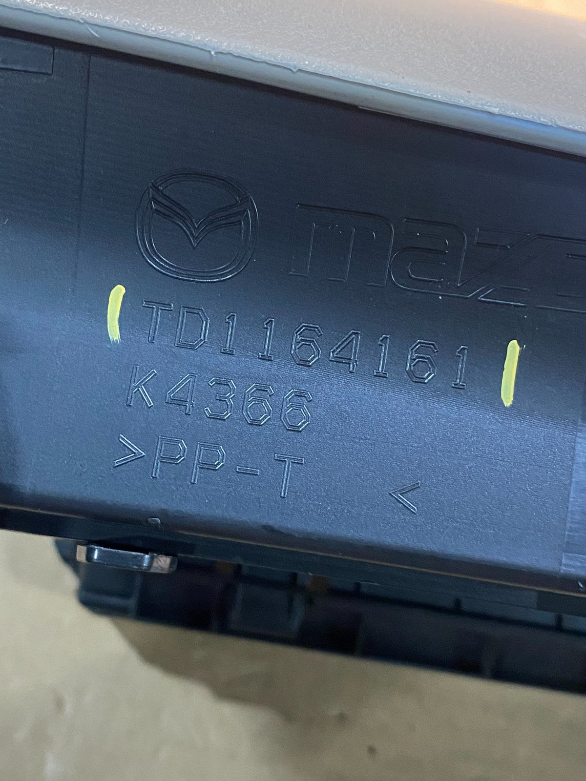 2007 - 2012 Mazda CX-9 Right Passenger Glove Box Dash Storage AI0064 DG7