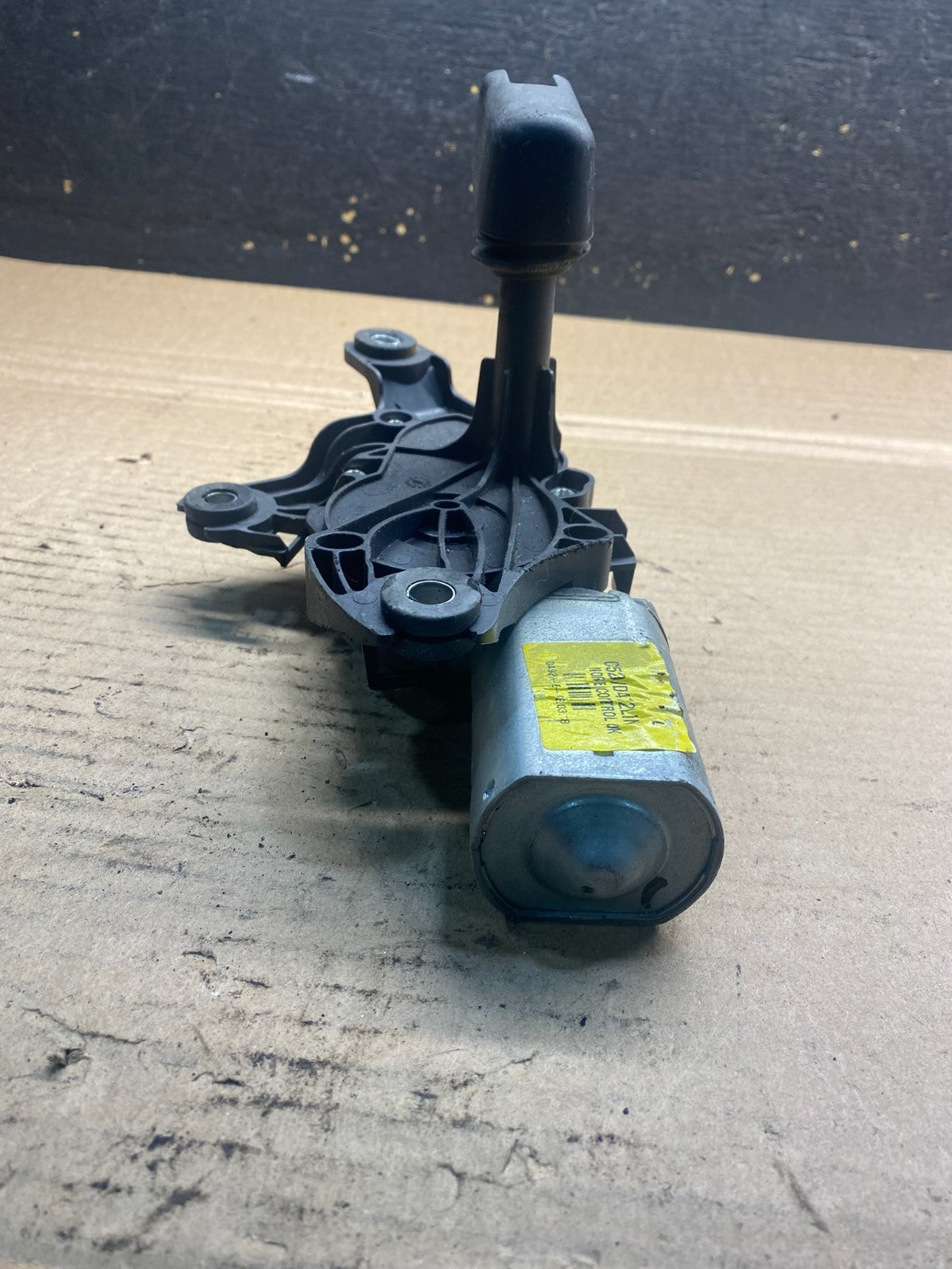 2013 to 2019 Ford Escape Rear Windshield Wiper Motor OEM aa3264 DG4