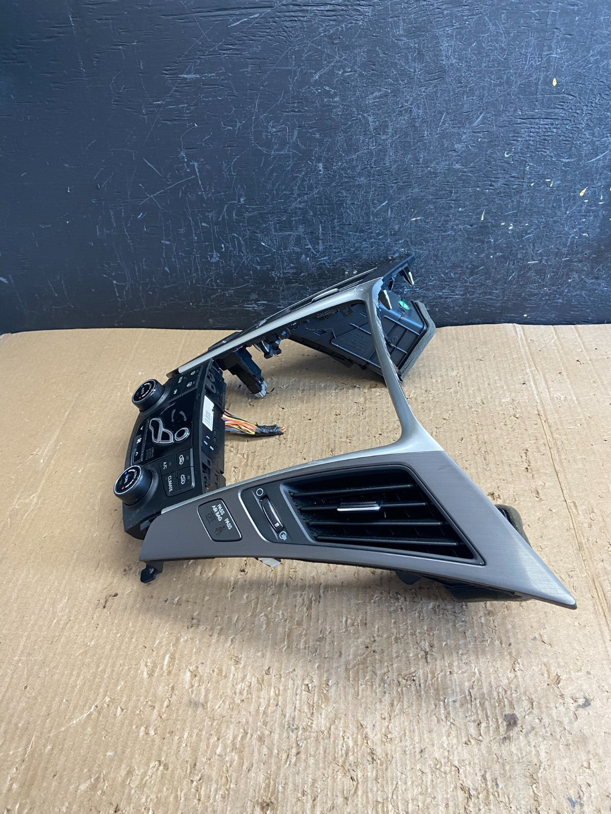 2011 - 2014 Hyundai Sonata Center Radio Climate Control Air Vent Bezel AF1608 DG2