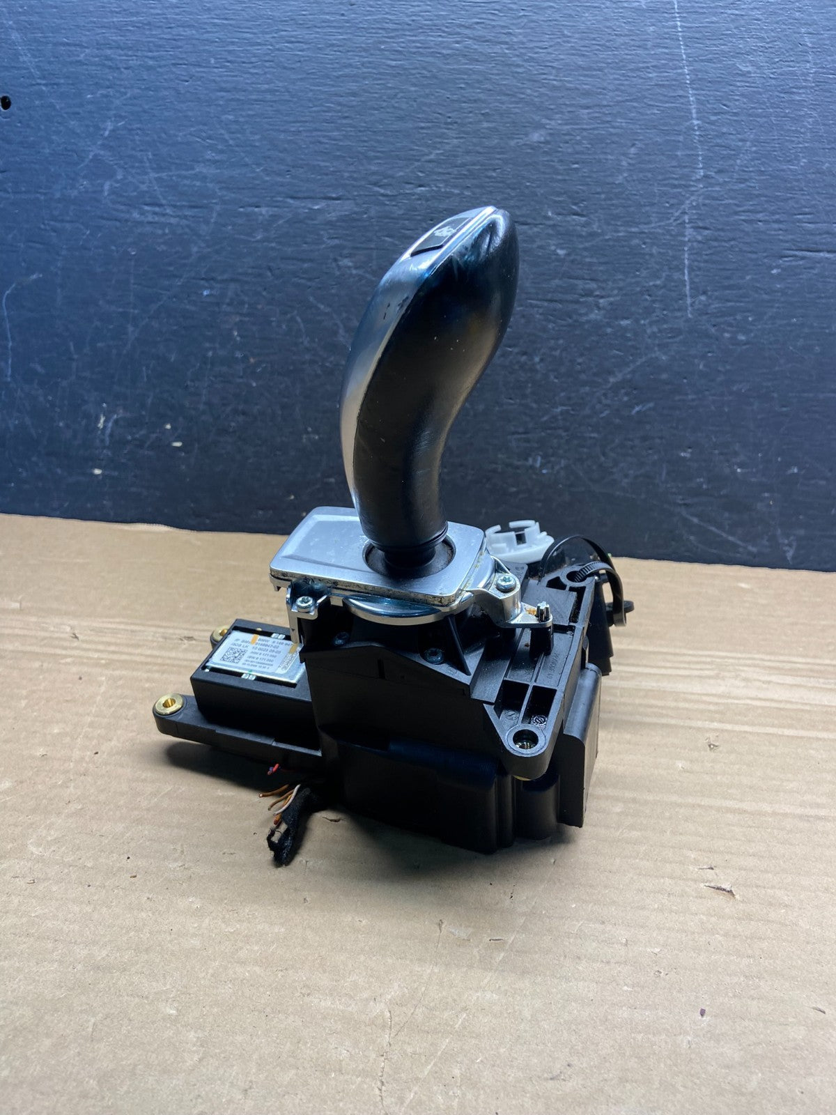 2007 to 2013 BMW X5 E70 Shift Shifter Selector Gear W/ Bezel AE4600 DG2