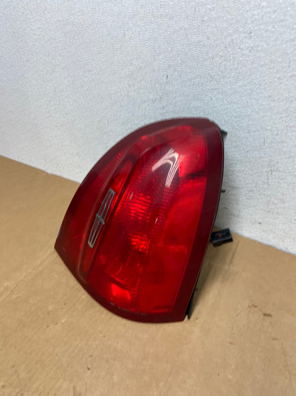 1998 to 2002 Lincoln Town Car Right Passenger RH Tail Light AC8402 LK1