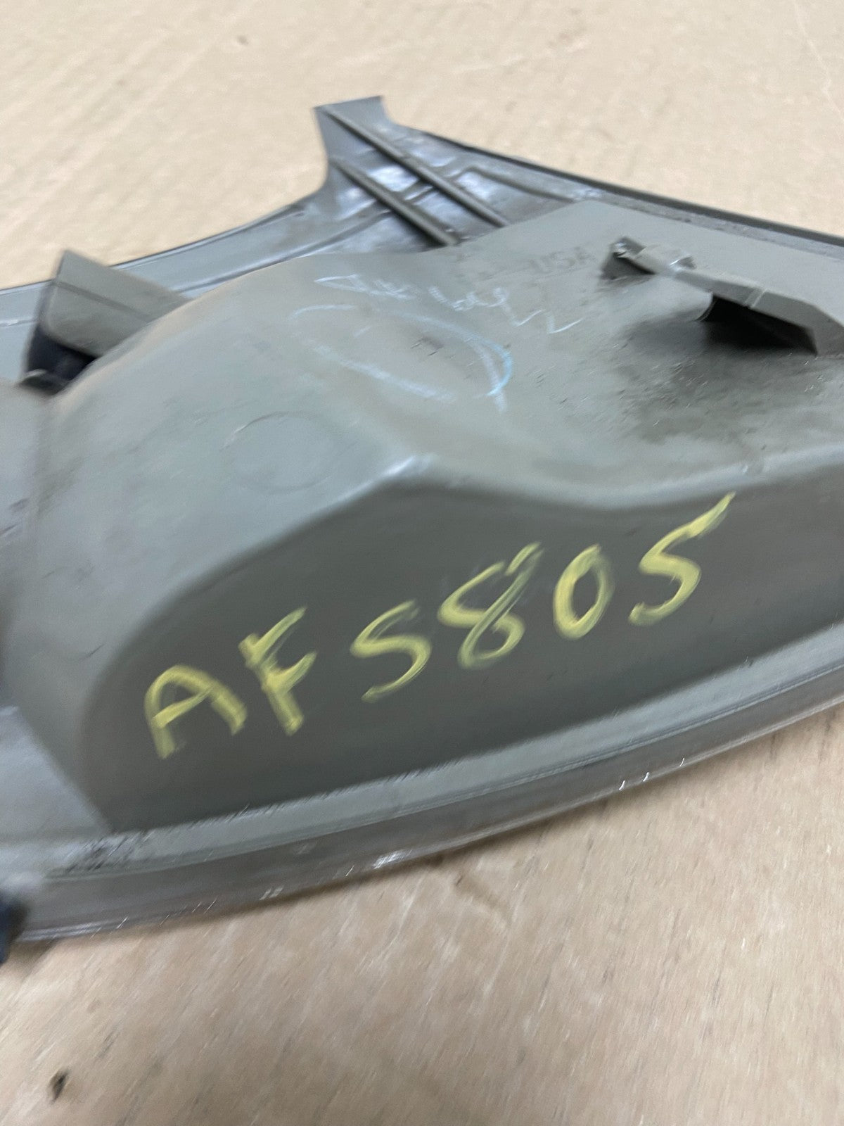 2000 to 2001 Lexus ES300 Left Driver LH Side Turn Signal AF5805 DW10