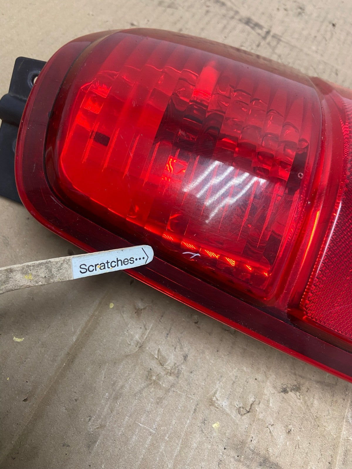 2004 to 2007 Ford Freestar Right Passenger RH Side Tail Light Oem AB8349 LK3