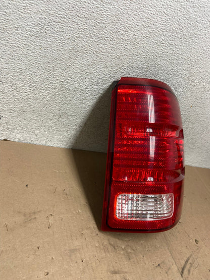 2002 to 2005 Ford Explorer Right Passenger Rh Side Tail light AG4780 LK2
