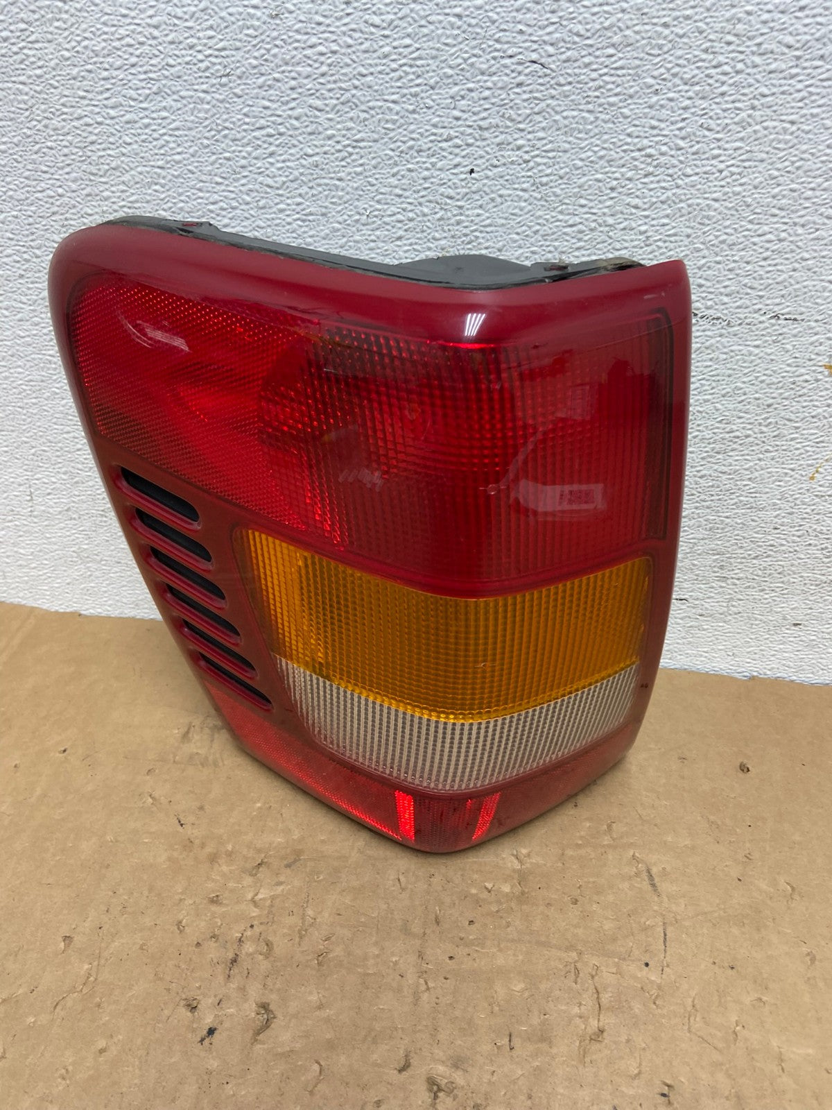 1999 - 2004 Jeep Grand Cherokee WJ Left Driver Lh Tail Light AD3089 LK0