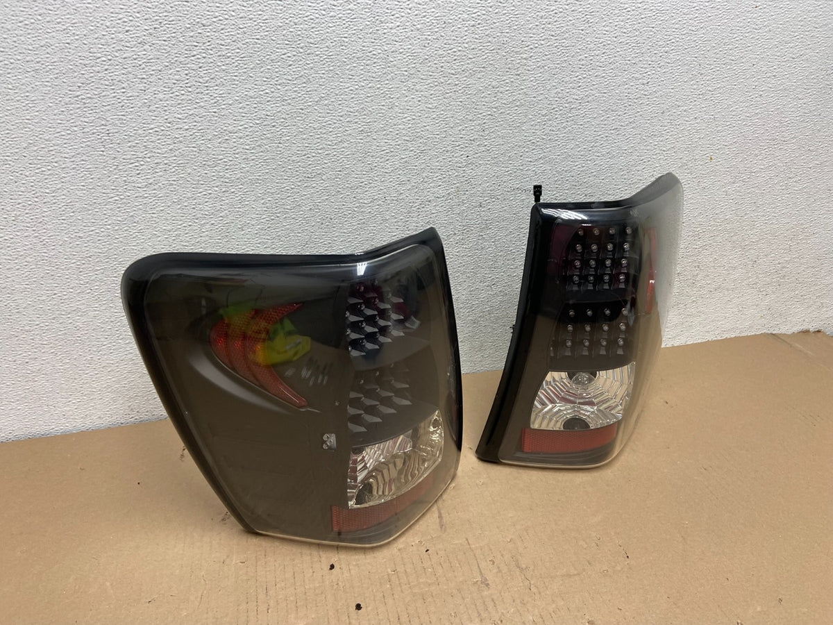 1999-2004 Jeep Grand Cherokee Left + Right Set Smoke LED Tail Lights AE7236 DG2