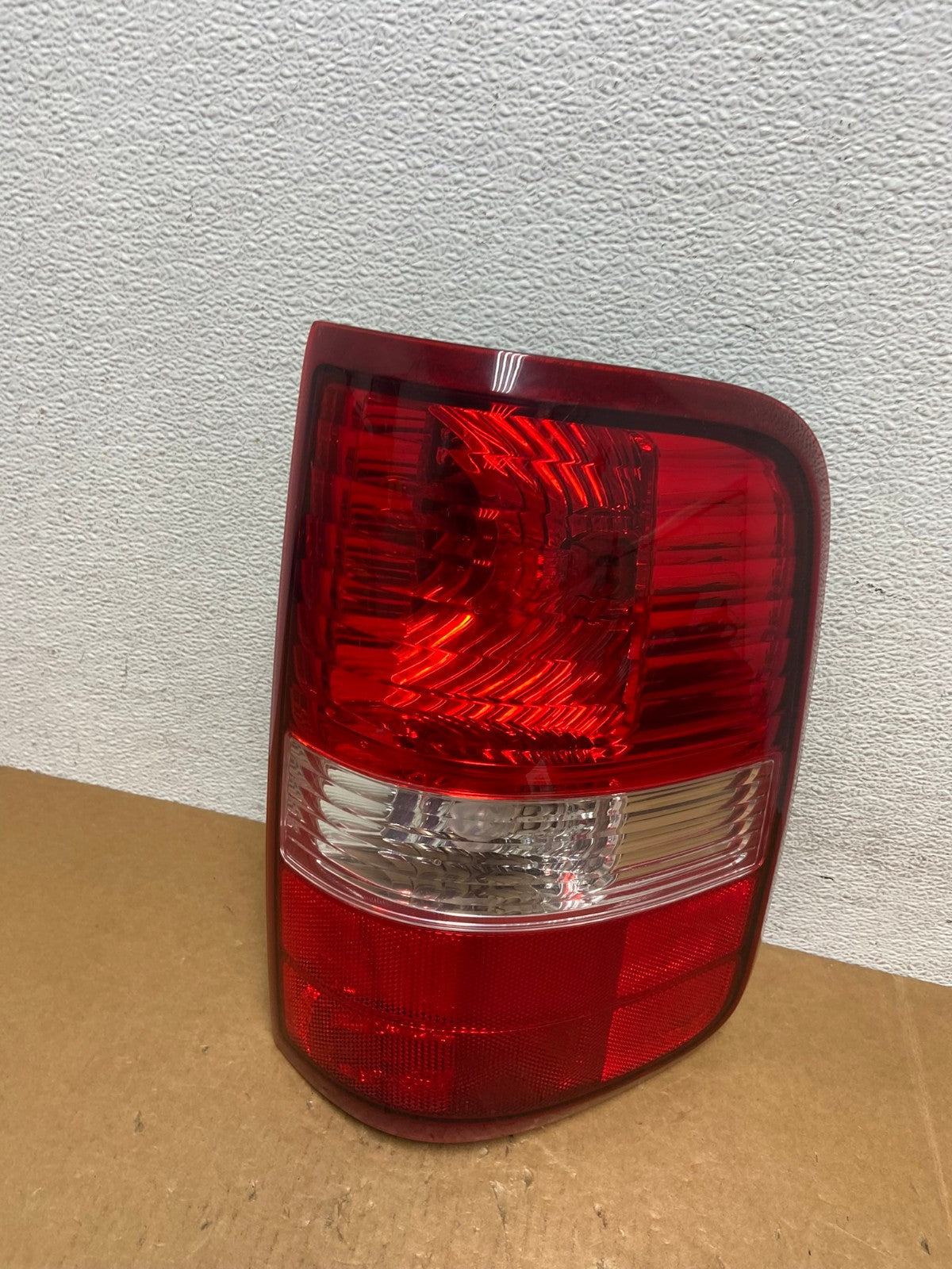 2004 to 2008 Ford F150 F-150 Right Passenger RH Side Tail Light AE0479 LK0