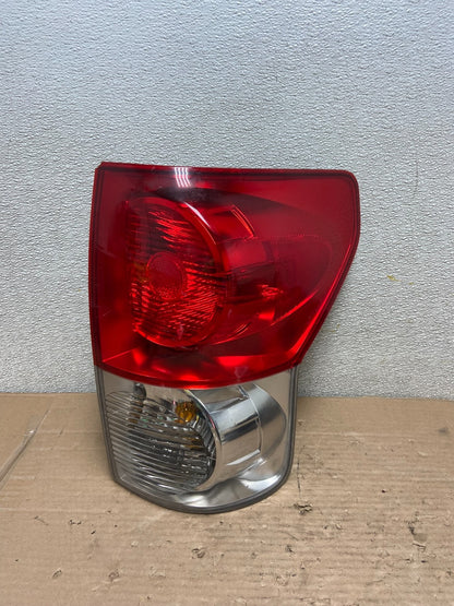 2007 to 2013 Toyota Tundra Right Passenger RH Tail Light AA9416 DG0