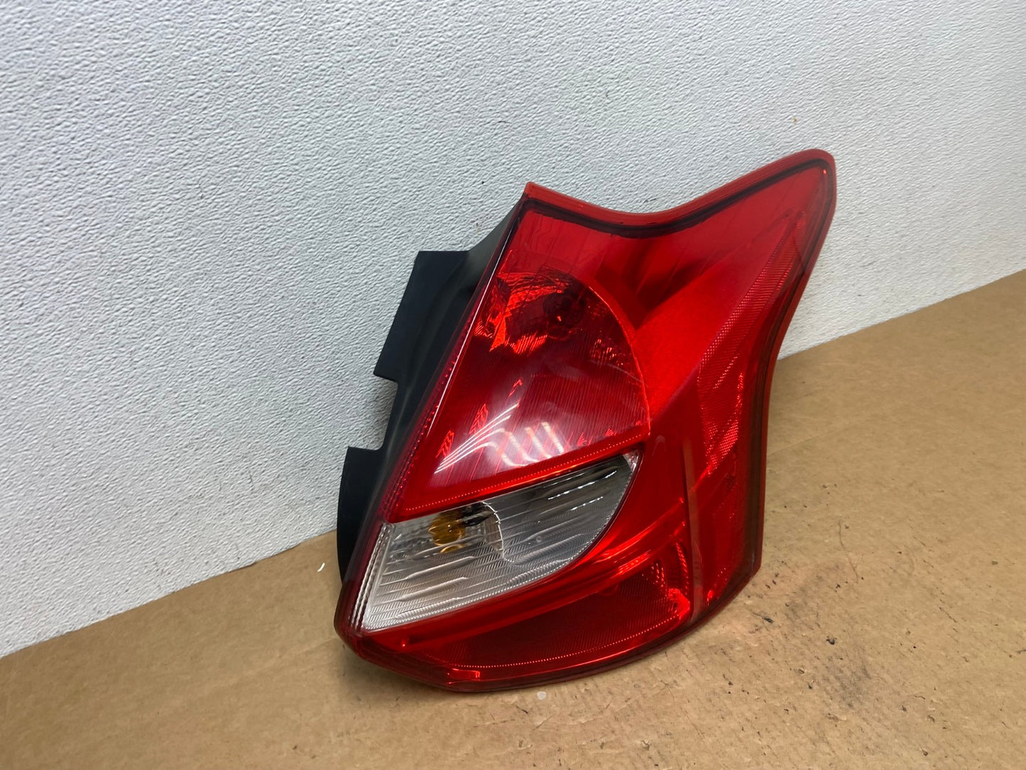 2012-2014 Ford Focus Hatchback Right Passenger Side Rh Tail LIght AD4655 LK2