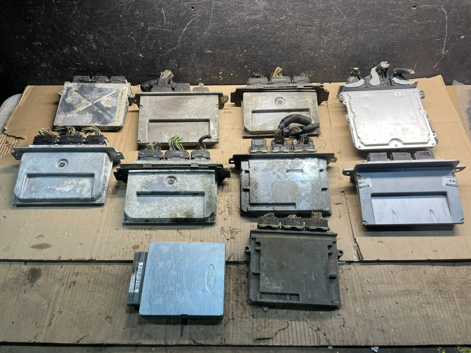 Mix of 10 Ford ECM Engine Computer Module V1829 PS0