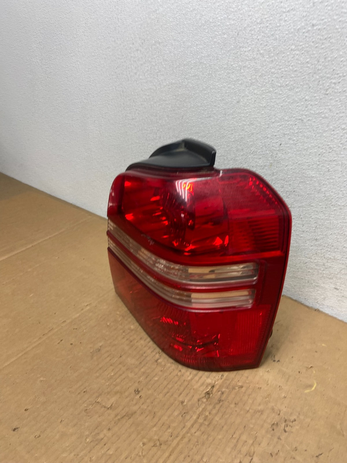 2001 2002 2003 Toyota Highlander Right Passenger RH Tail Light AD1019 LK1
