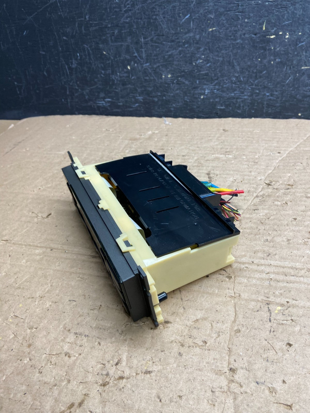 1998 to 2002 Lincoln Town Car Climate Control Panel AF2353 DG2