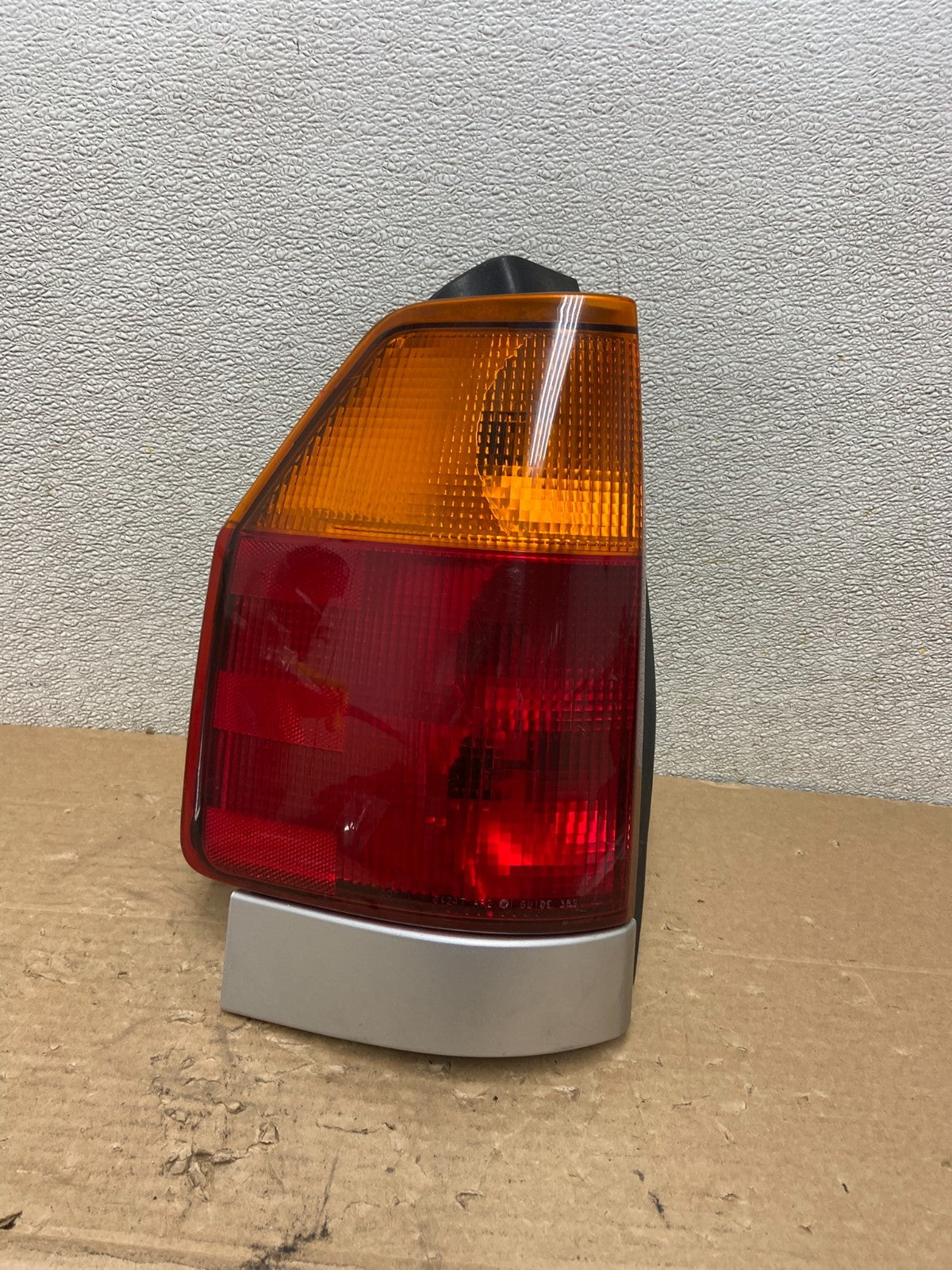 2002 to 2009 Gmc Envoy Left Driver Lh Side Tail Light OEM AB4767 LK1
