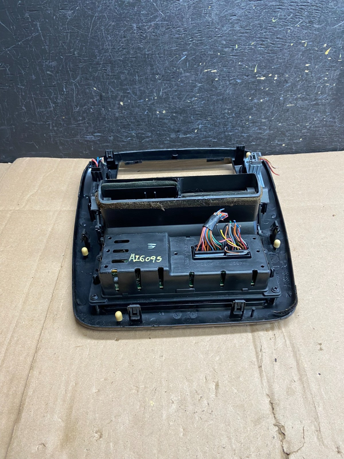 2002 to 2003 Ford Explorer Radio Dash Bezel Climate Control Air Vent ai6095 DG3