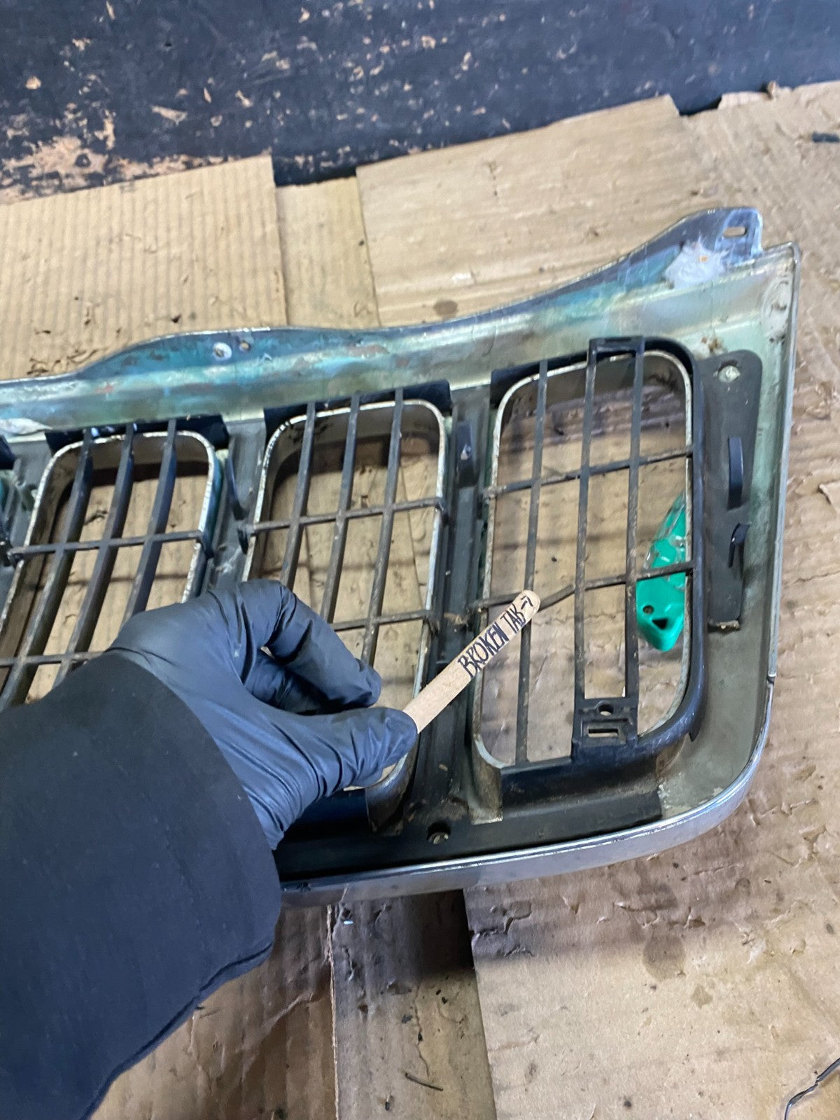 1999 to 2003 Jeep Grand Cherokee Front Upper Grill Grille Oem  x0070 DG11