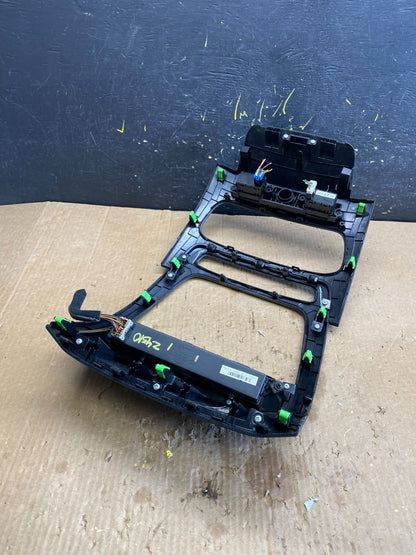 2014 2015 Kia Sorento Center Radio Climate Control Clock Trim Heat Seat z4510 DG5