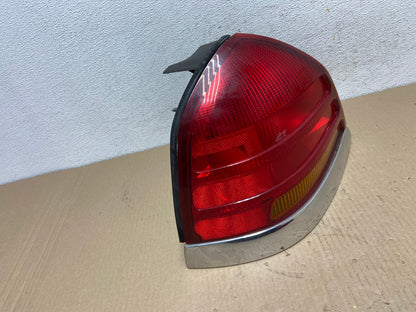 1998-2003 Ford Crown Victoria Left Driver Lh Side Tail Light AE9541 LK2