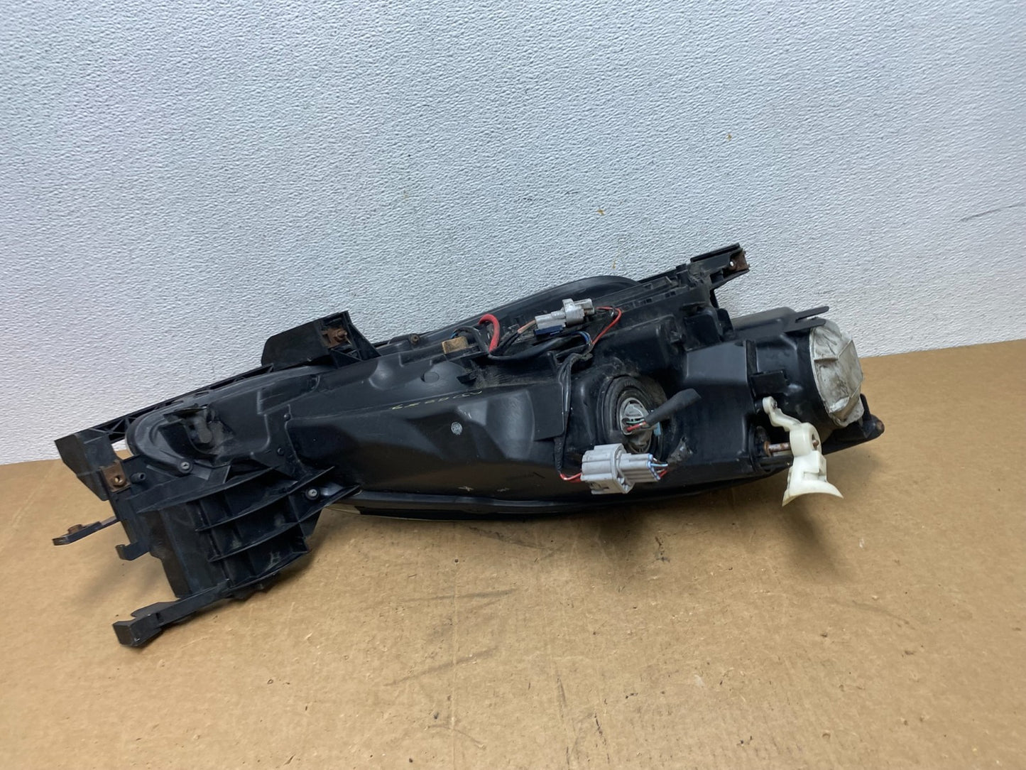 2009 - 2010 Mazda 6 Left Driver LH Side Halogen Headlight AD6257 DW5