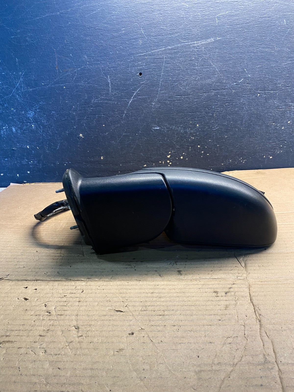1999 to 2006 Chevrolet Silverado Suburban Left Driver Mirror AA5666 MS3