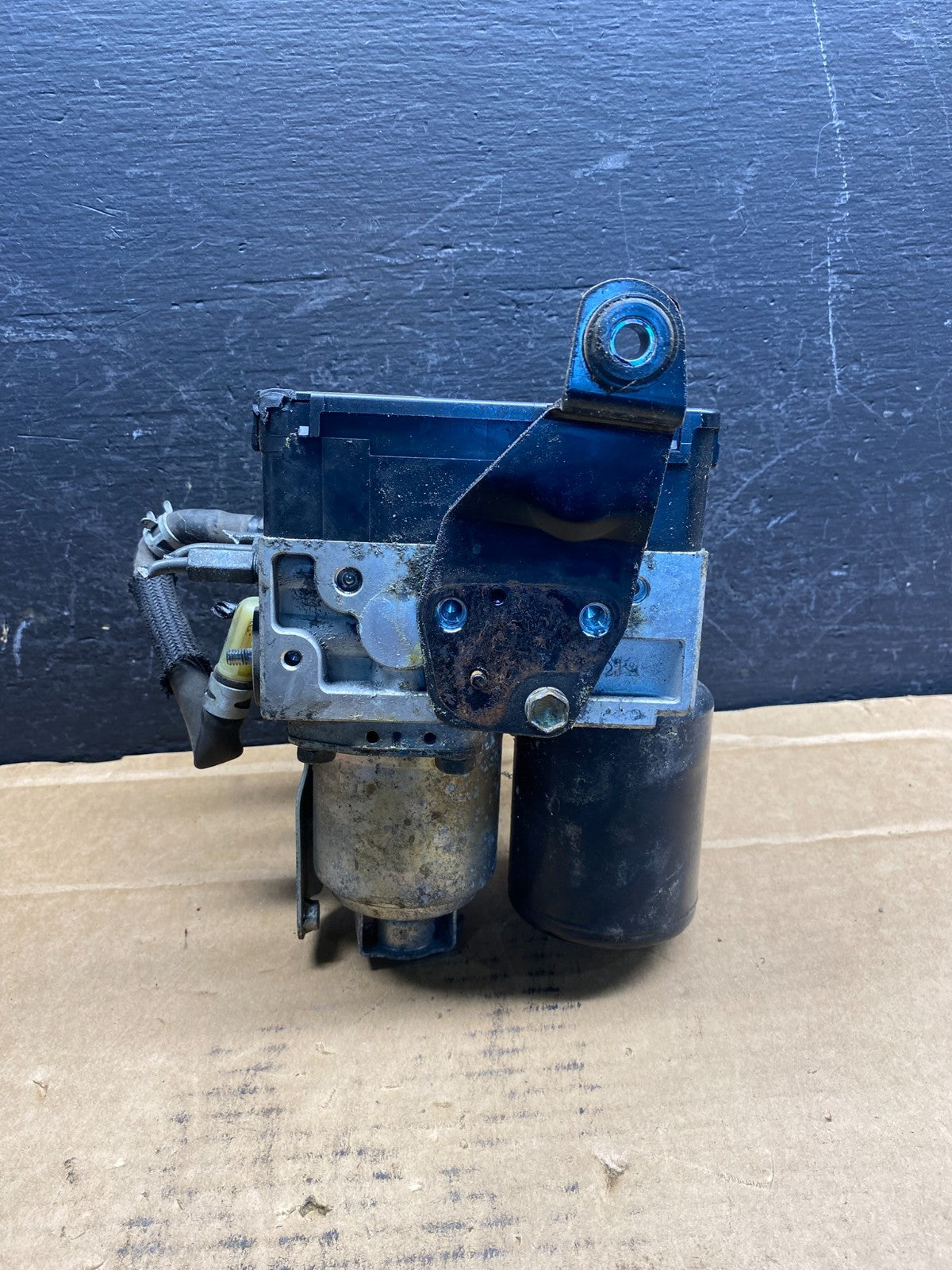 2004 - 2009 Toyota Prius ABS Brake Pump Anti Lock Module AD7585 DG2