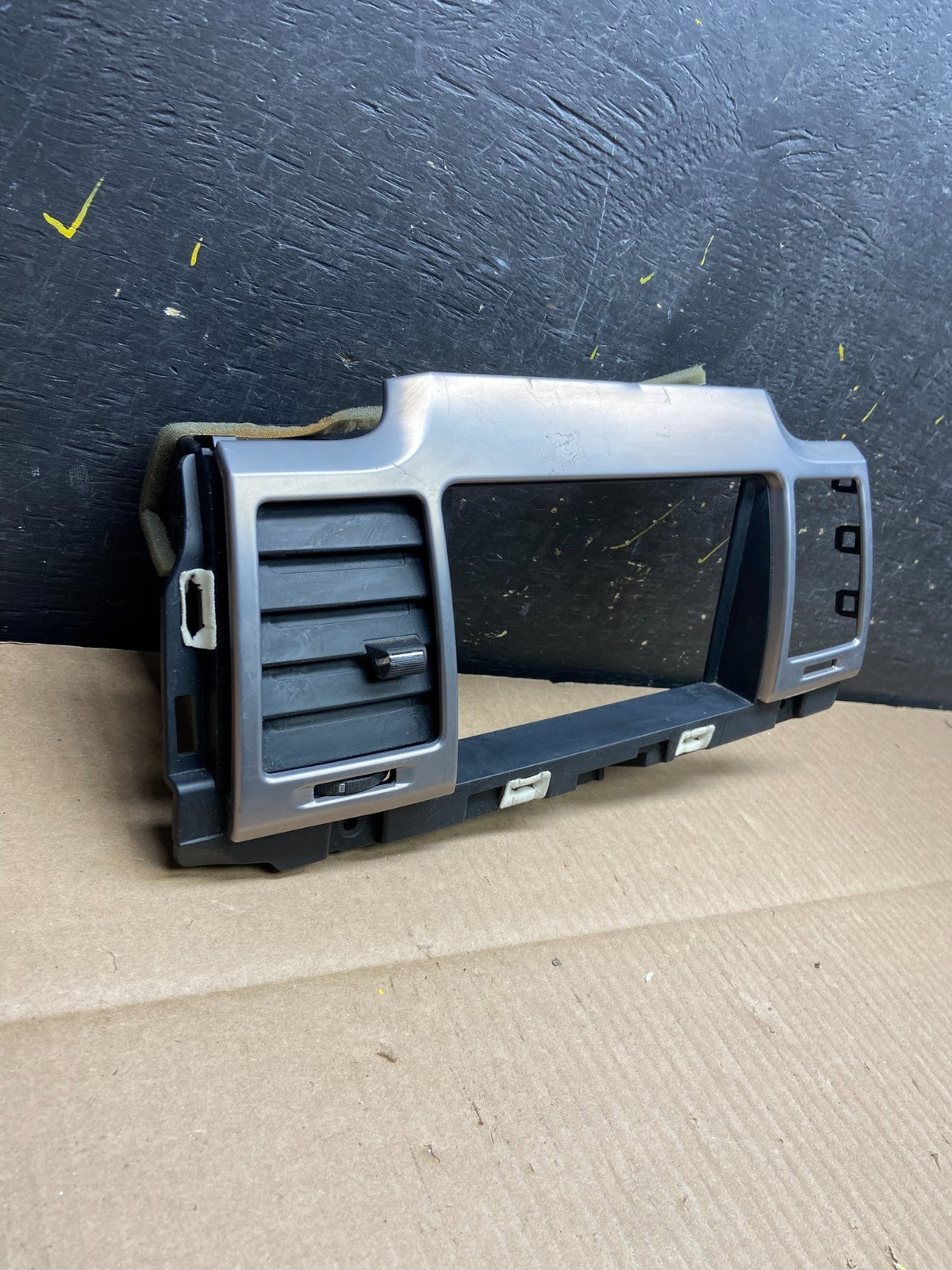 2010 - 2012 Lincoln MKZ Center Dash Gps Radio Bezel Panel Air Vent U5946 DG1