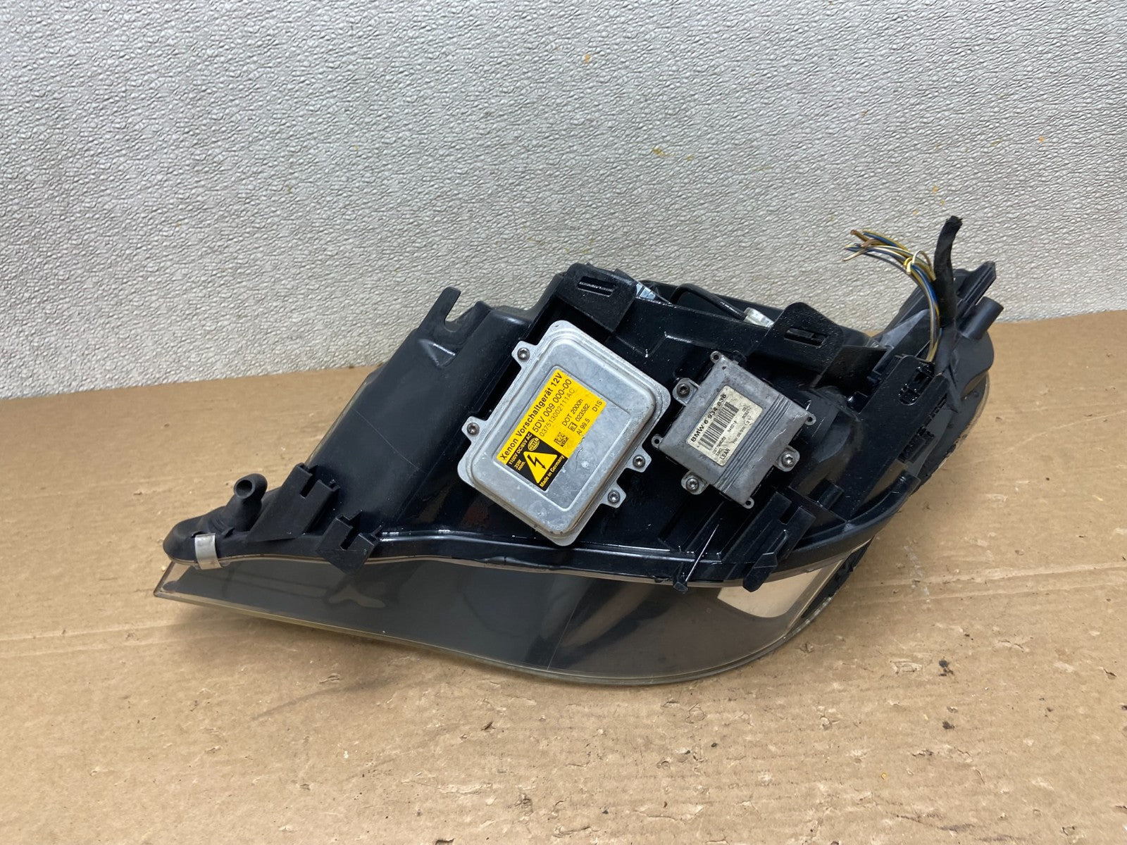 2004 to 2007 BMW 525i 5 Series Headlight Right Passenger Xenon AFS AB4928 DW6
