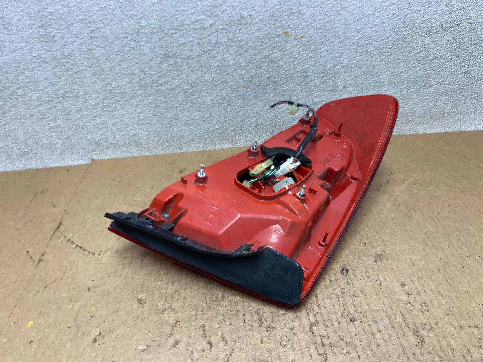 2005 to 2006 Infiniti G35 Right Passenger Side Tail Light OEM Z9418 DW5