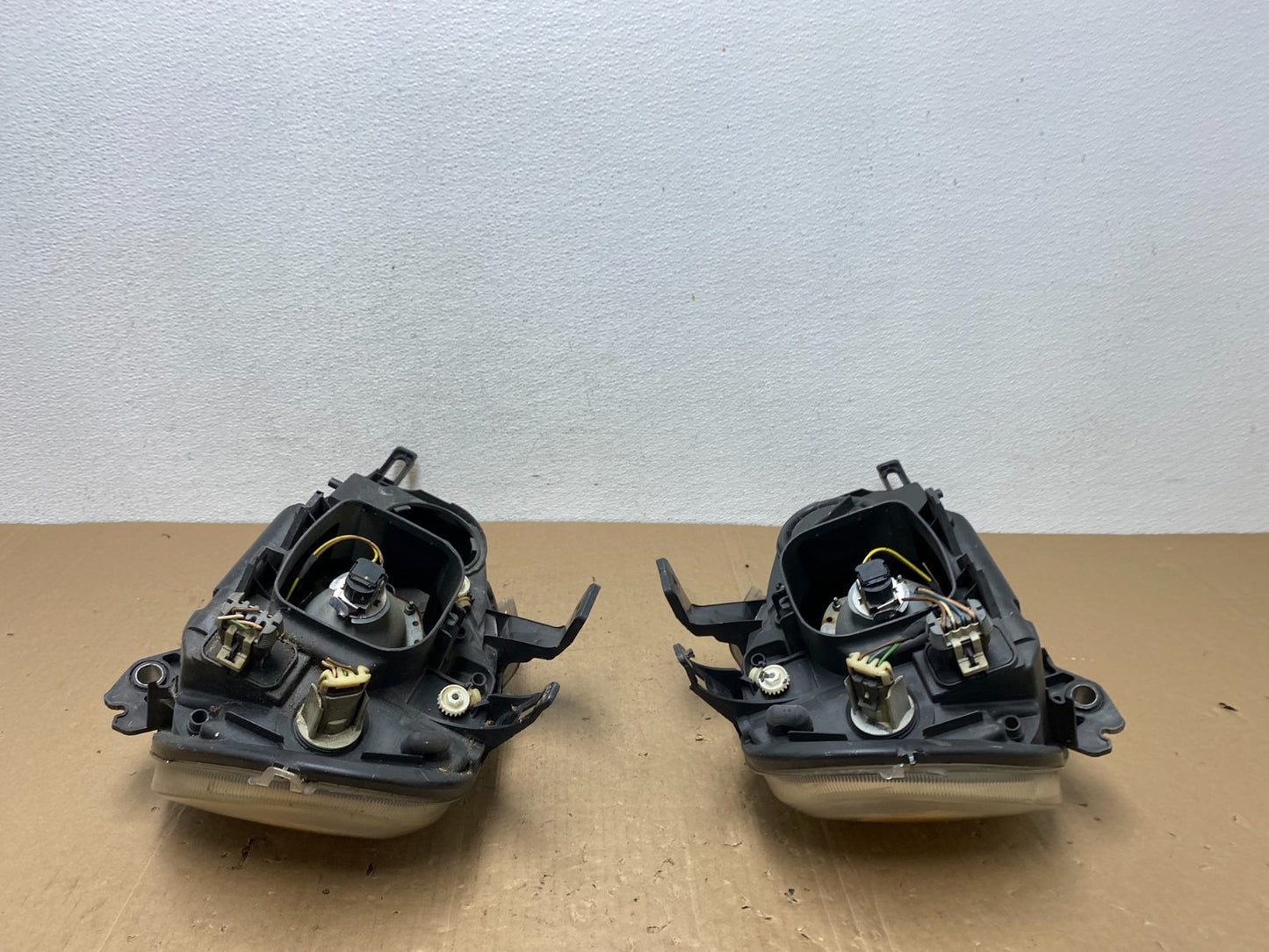 2002 - 2005 Mercedes ML ML350 ML500 Left+Right Side Halogen Headlights AC5787 DW12