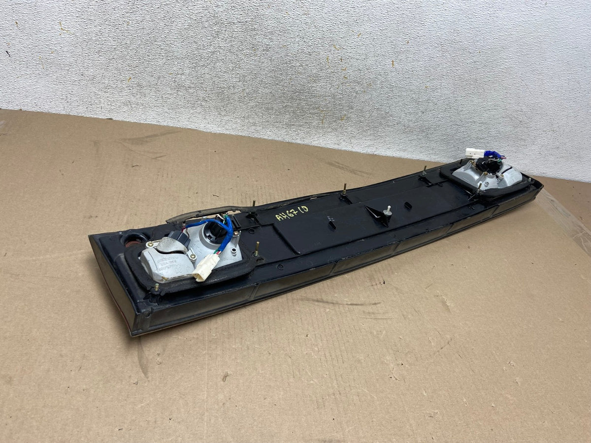 1992 1993 1994 Toyota Camry Center Trunk Rear Tail Light AH6710 LK7