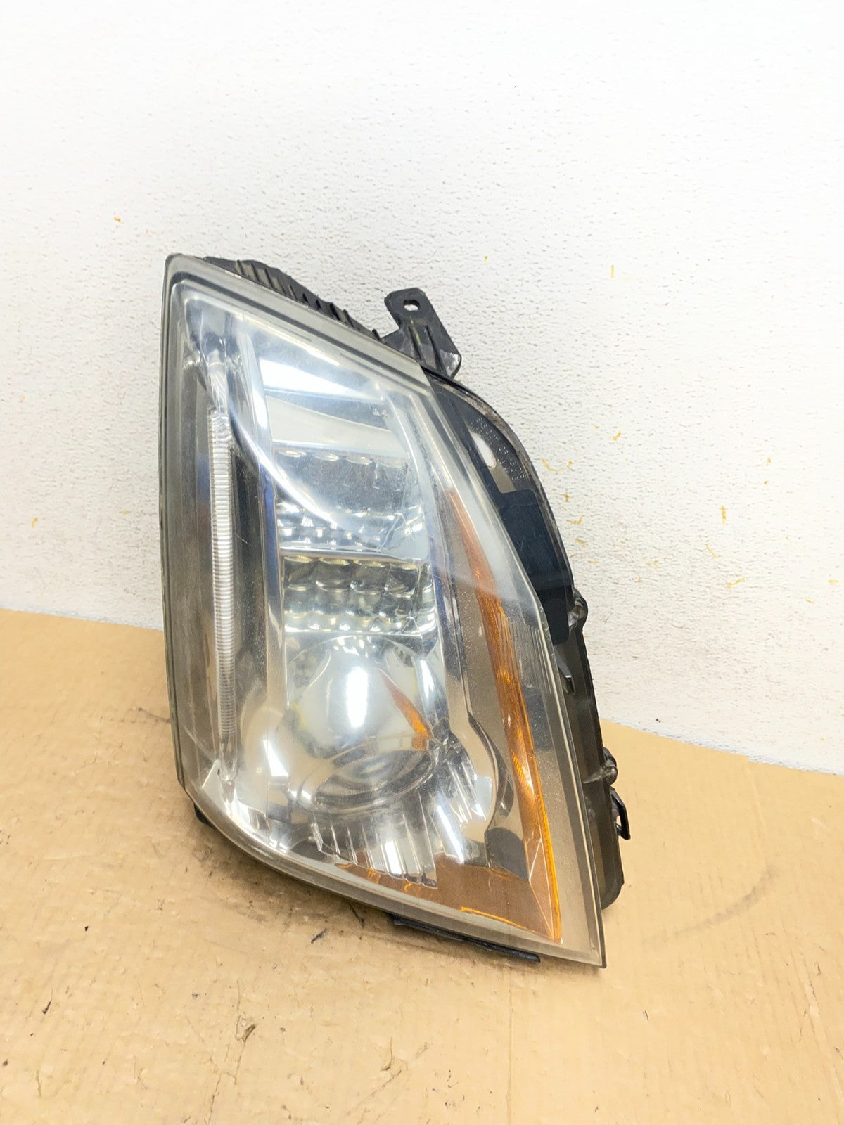 2008 to 2014 Cadillac CTS Right Passegner RH Side Xenon Headlight AI8102 DW0