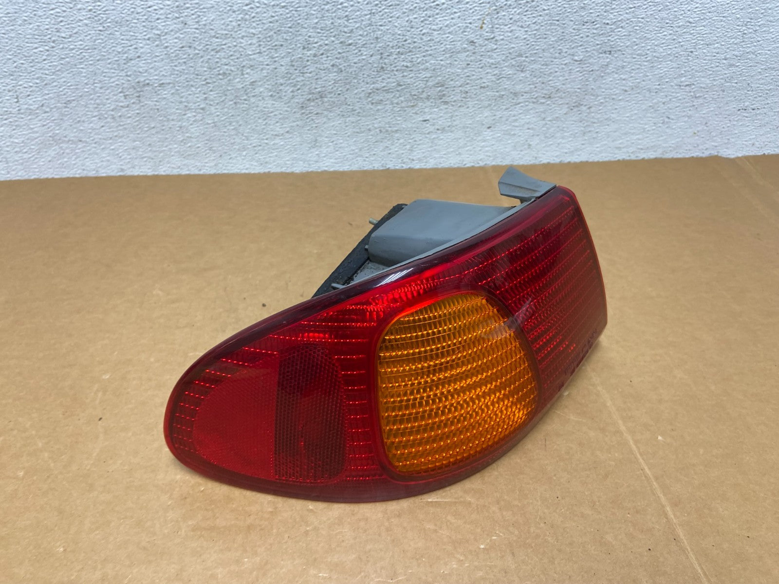 1998 1999 2000 Toyota Corolla Left Driver Lh Side Tail light AD8908 DW2