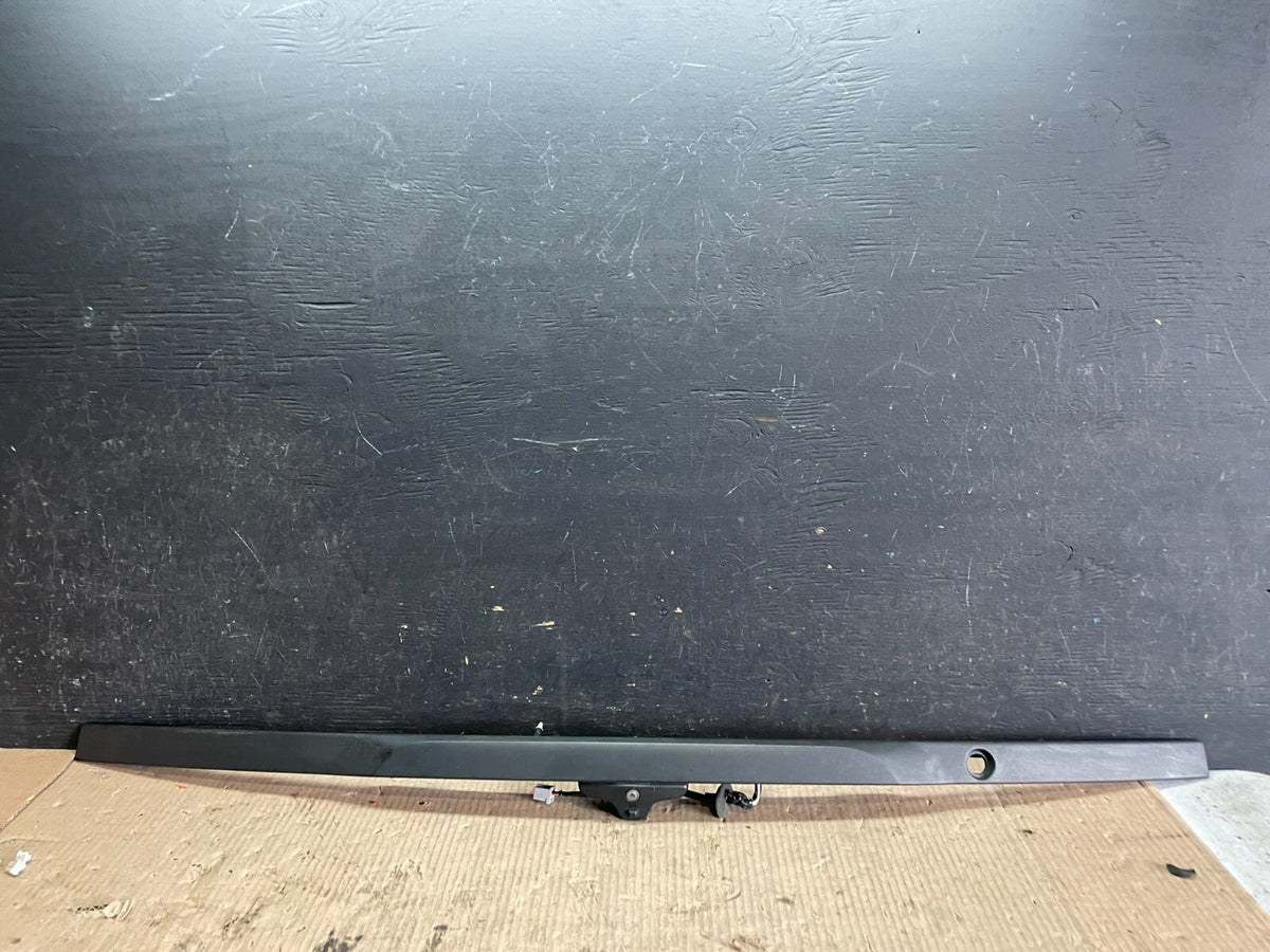 2016 - 2019 Ford Explorer Interceptor Rear Tailgate Molding With Camera M2967 DG0