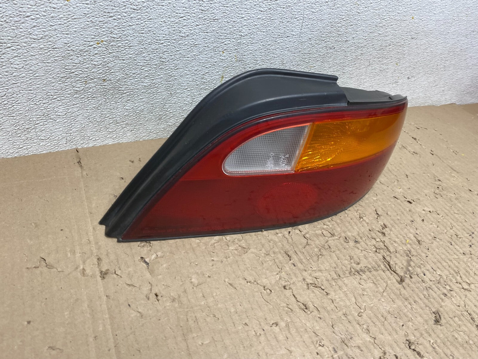 1996 1997 1998 Hyundai Elantra Sedan Right Passenger Tail Light Oem L6464 DW2