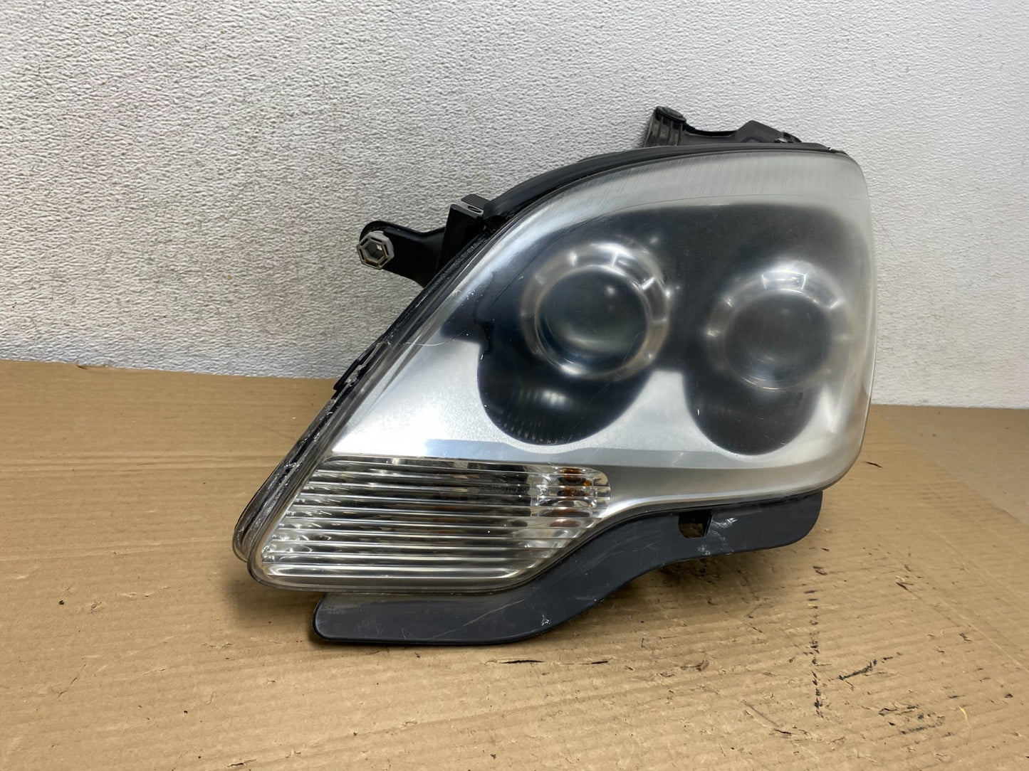 2007 to 2012 Gmc Acadia Halogen Headlight Left Driver LH Side AG9102 DW1