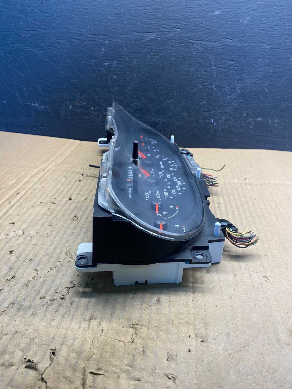 2006 Ford E350 Gauge Speedometer Cluster ad1756 DG2