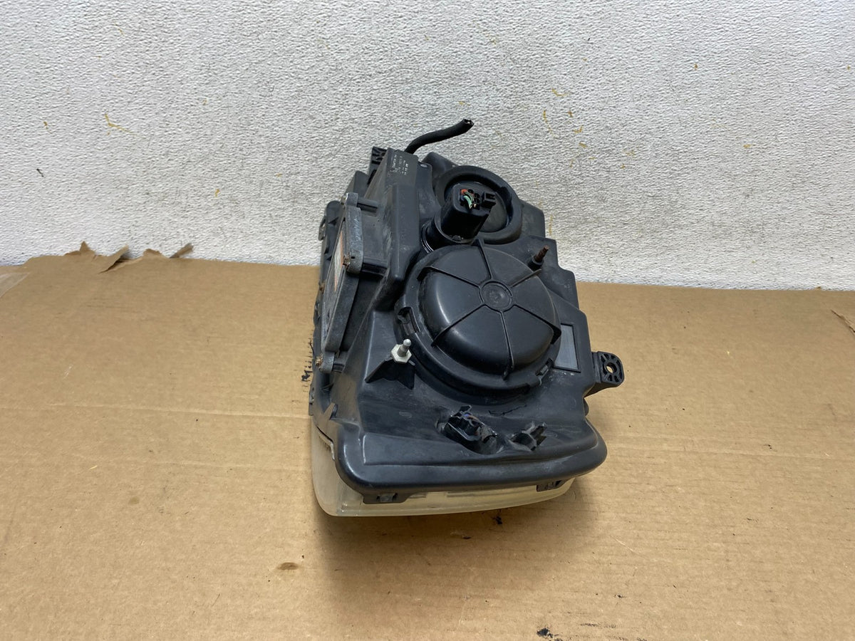 Xenon 2003-2006 Lincoln Navigator Right Passenger Side Headlight AH4004 DW8
