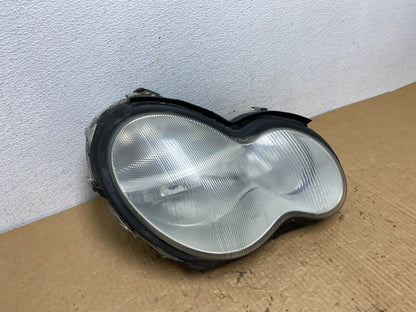 2001 - 2004 Mercedes-Benz C Class Halogen Right Passenger Headlight AC77582