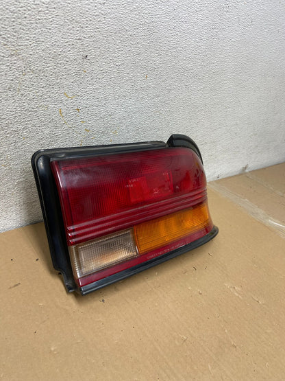 1991 Mitsubishi Galant Right Passenger Tail Light ah2582 DG2