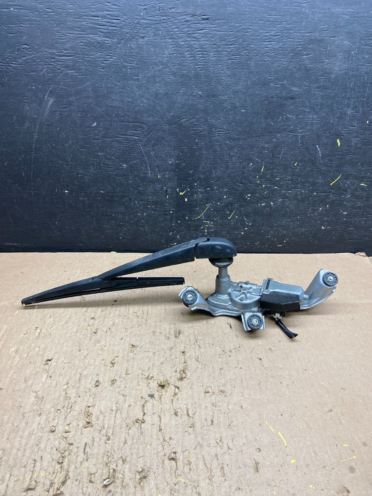2012 to 2017 Toyota Prius V Rear Wiper Windshield Motor T6340 DG3