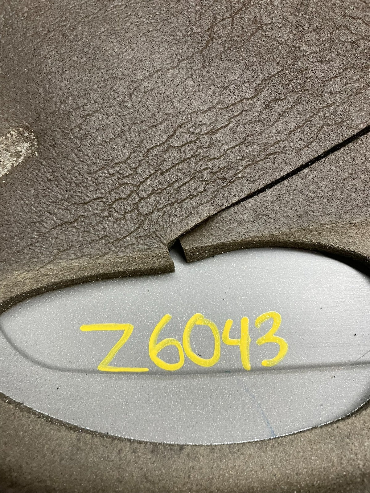 2004 to 2007 Cadillac CTS 3.6L Plastic Engine Cover Shield OEM Z6043 DG8