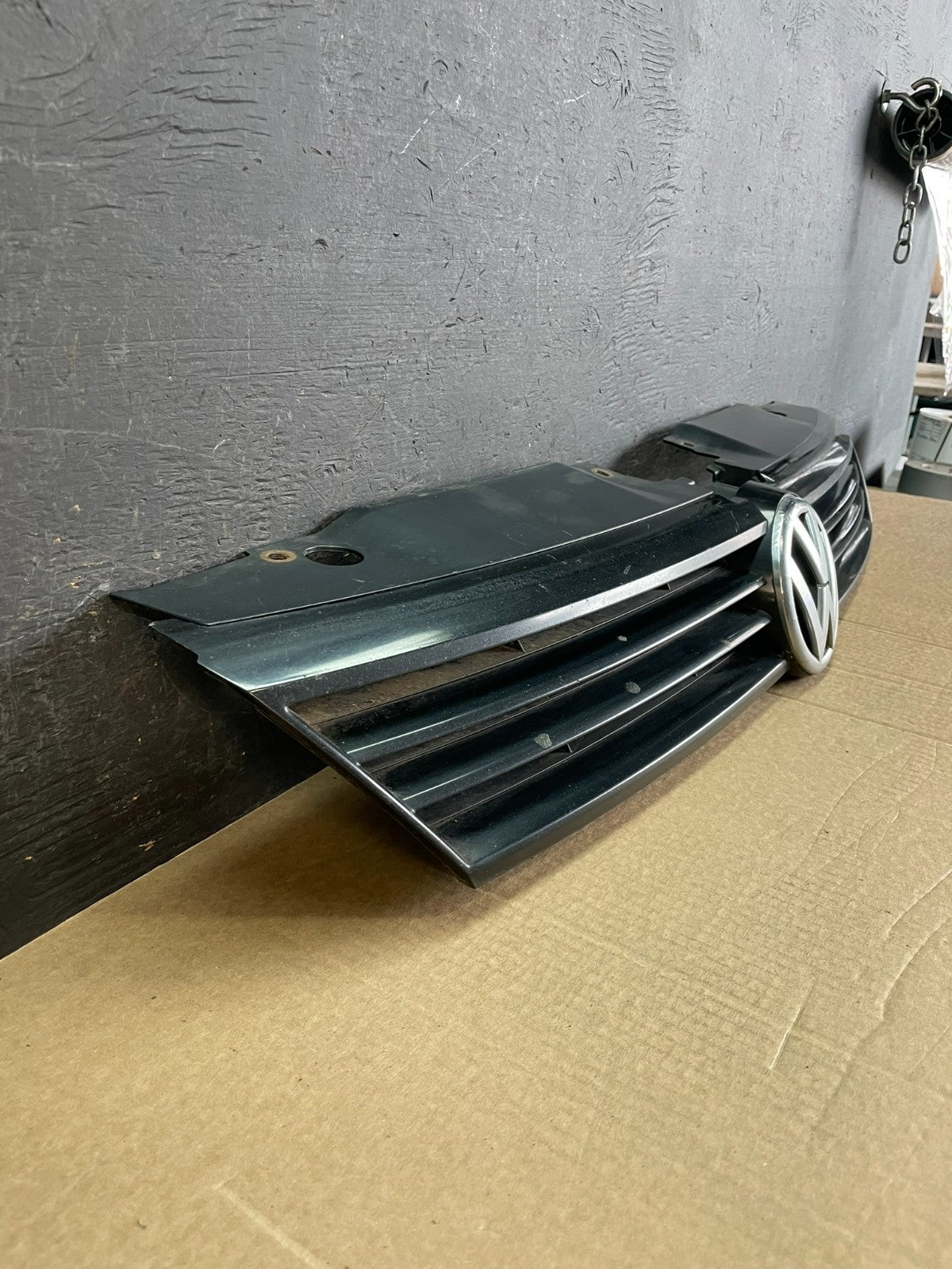2011 to 2014 Volkswagen Jetta Sedan Front Upper Grille Grill af5212 DG2
