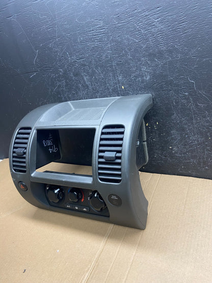 2005-2008 Nissan Pathfinder Radio A/C Heat Temperature Climate Control AE4216 DG3